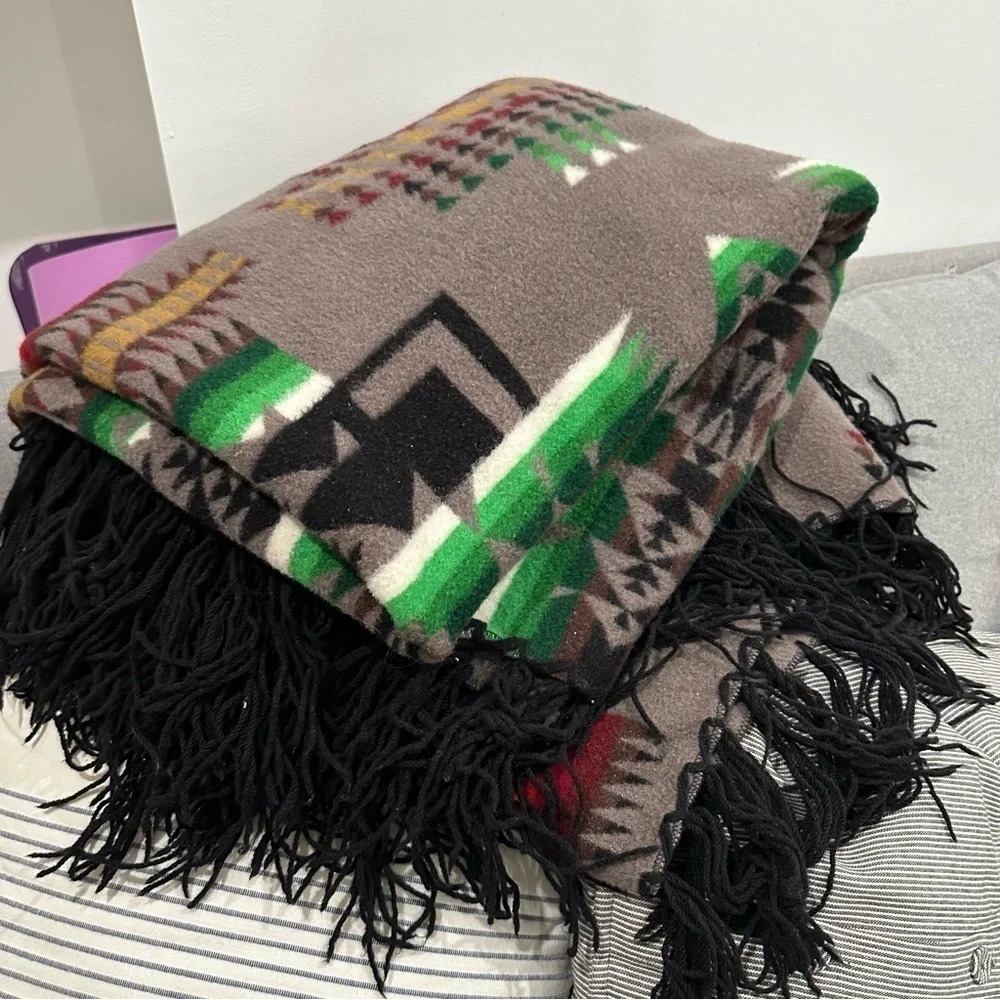 Vintage Pendleton Southwest Wool Fringe Throw Blanket USA